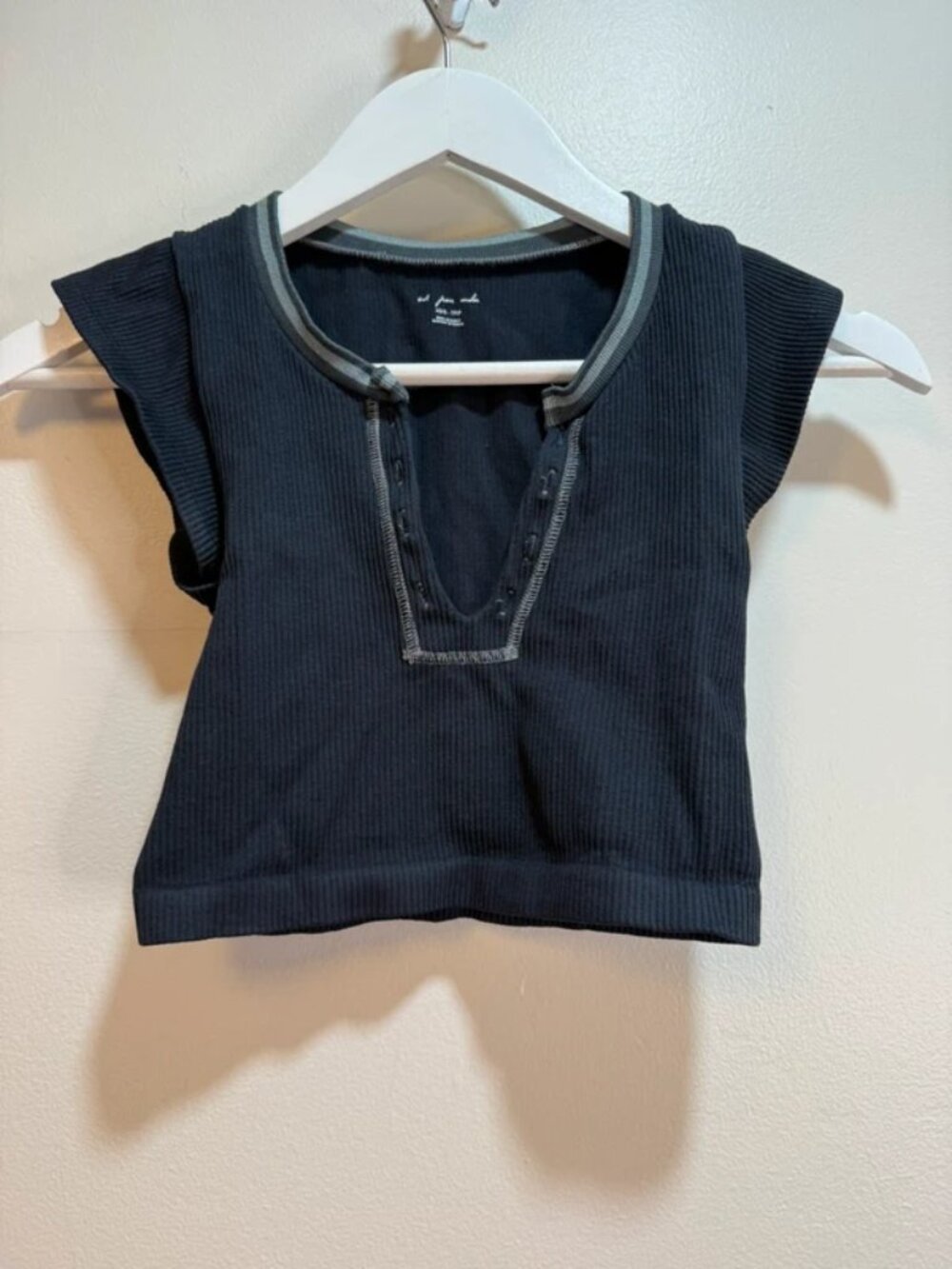 Ribbed Cropped Cap Sleeve Deep V T Shirt